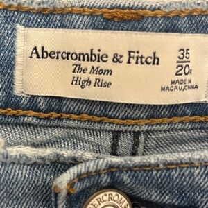 Abercrombie & Fitch The Mom High Rise Jeans - Blue